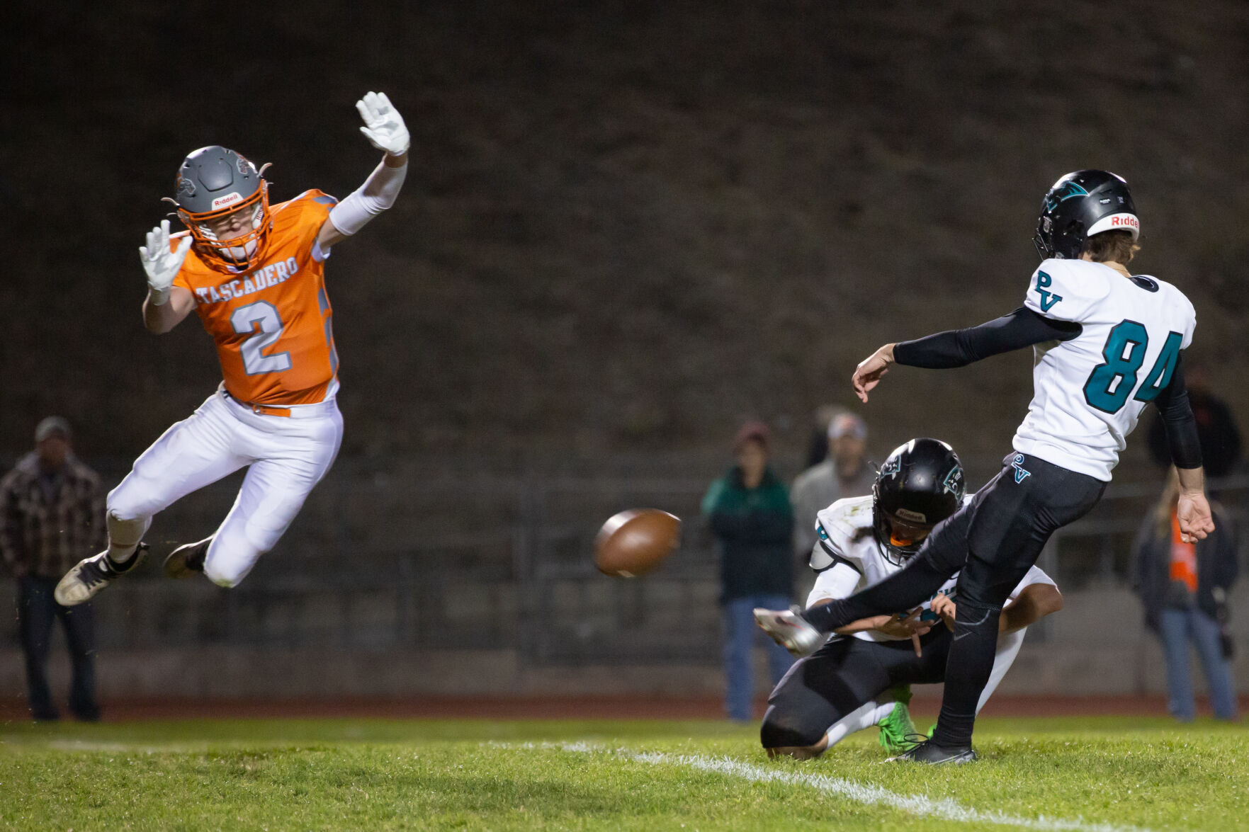 112522 Pioneer Atascadero Football 29.jpg